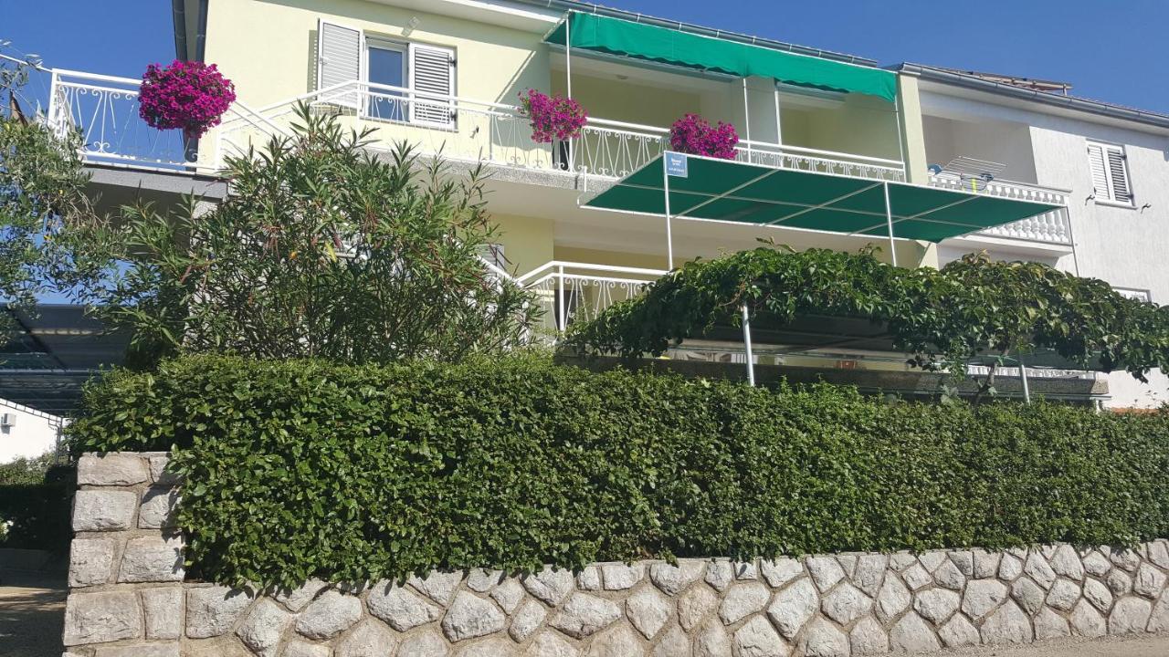 Apartments Dario Krk Town Exterior photo
