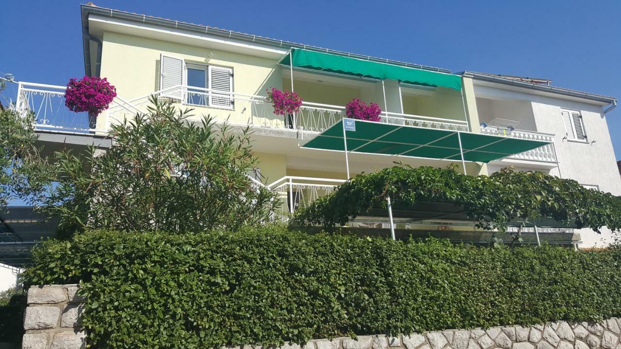 Apartments Dario Krk Town Exterior photo